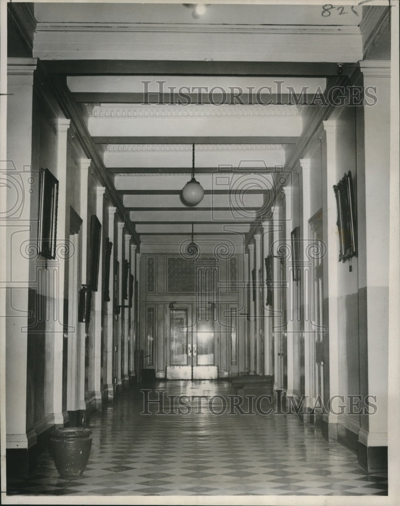 1957 Press Photo Deserted main corridor of the old City Hall building.