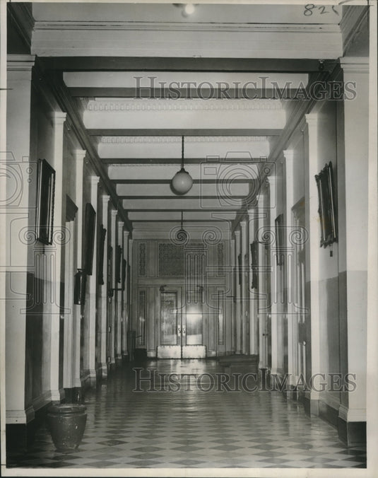 1957 Press Photo Deserted main corridor of the old City Hall building.