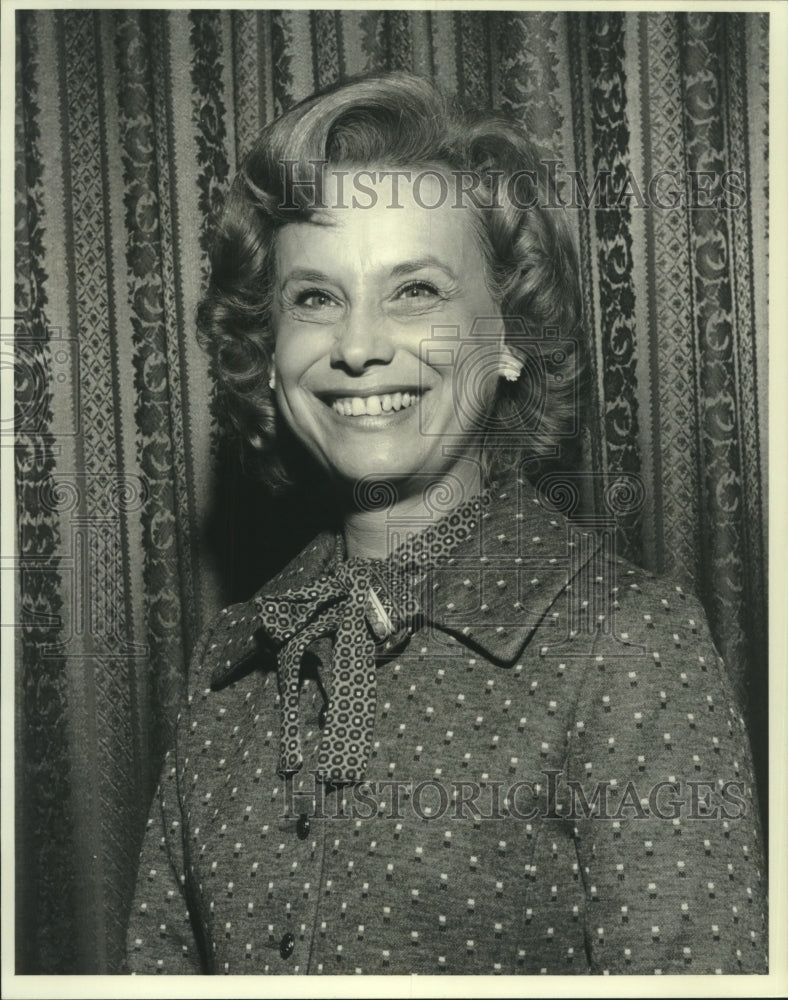 1974 Press Photo Mrs. Israel Fisher- Historic Images