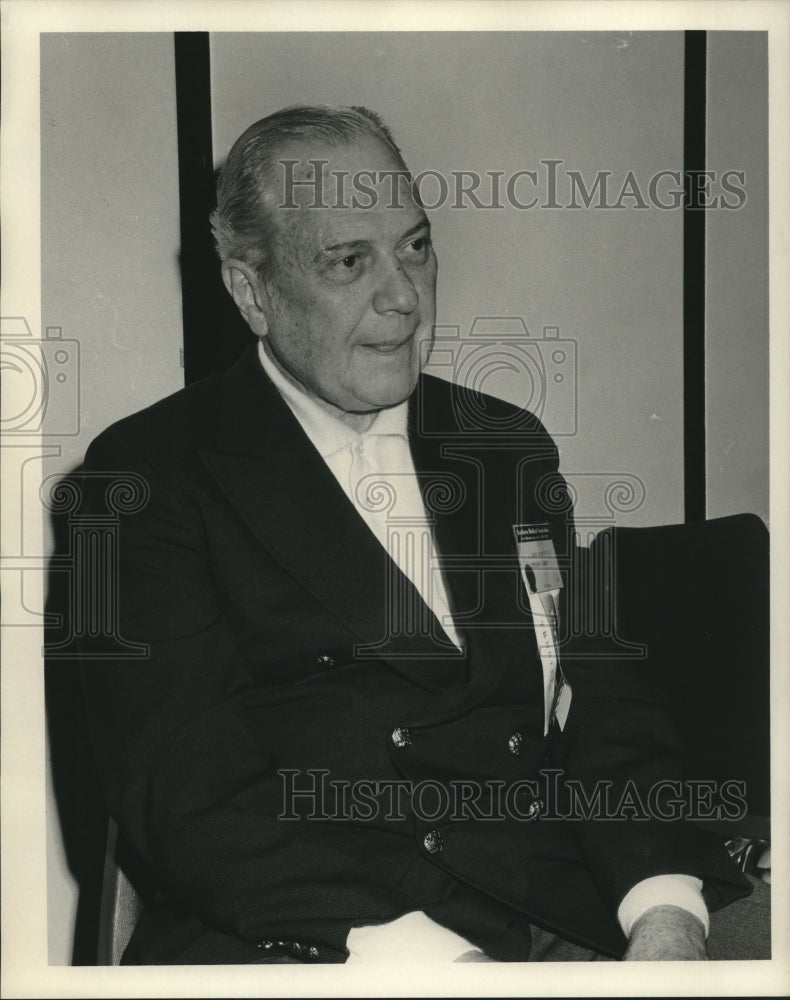 1972 Press Photo Dr. J. Gavin Galbraith- Historic Images