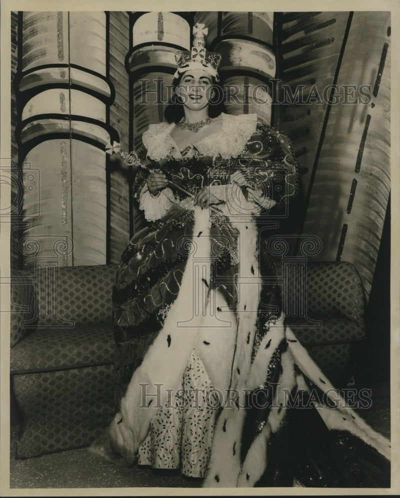 Load image into Gallery viewer, 1954 Press Photo Miss Rose Mary Gambino, Queen of Carrollton - nob13598
