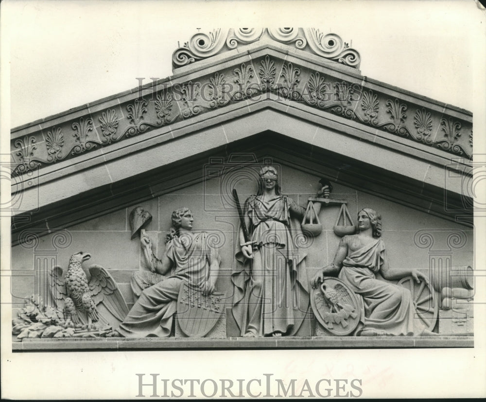 1972 Press Photo Art work in the facade of Gallier Hall, New Orleans - Historic Images