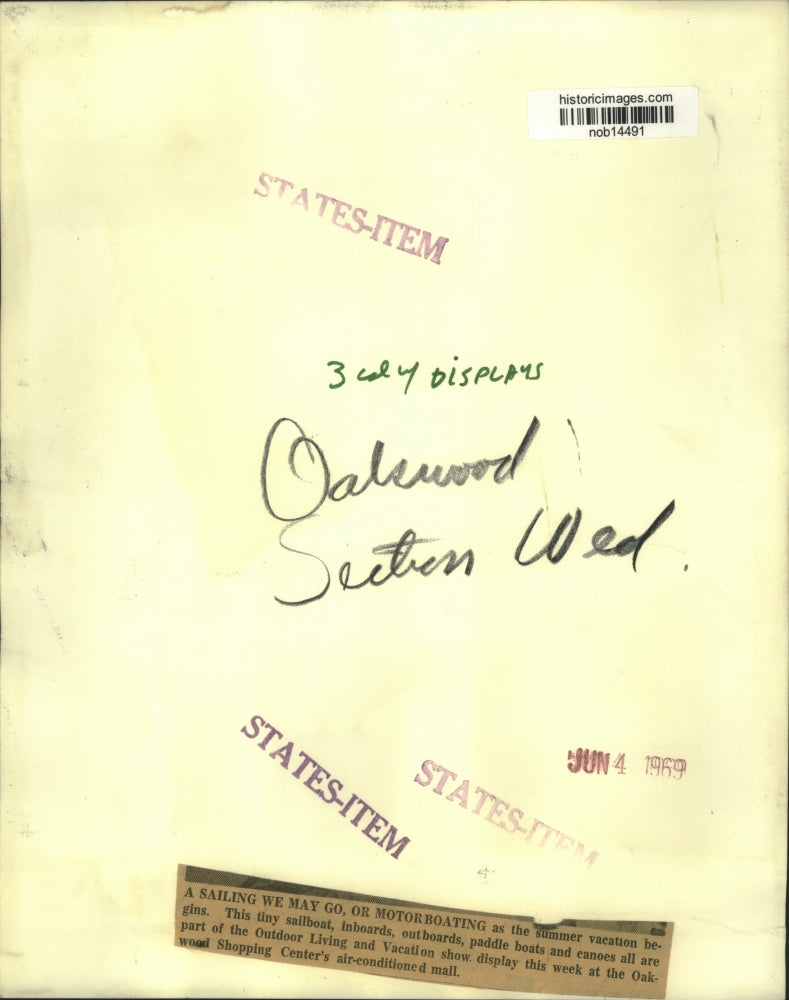 1969 Press Photo Outdoor Living and Vacation show at the Oakwood Shopping Center