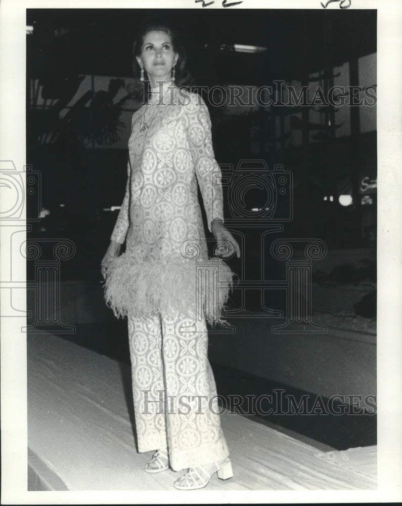 1970 Press Photo Model Pam Talbot at Lakeside&#39;s Promenade Fashion shows - Historic Images