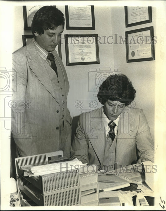 1977 Press Photo Bill Hottenstein & Art Williams administrators Gables Academy.- Historic Images