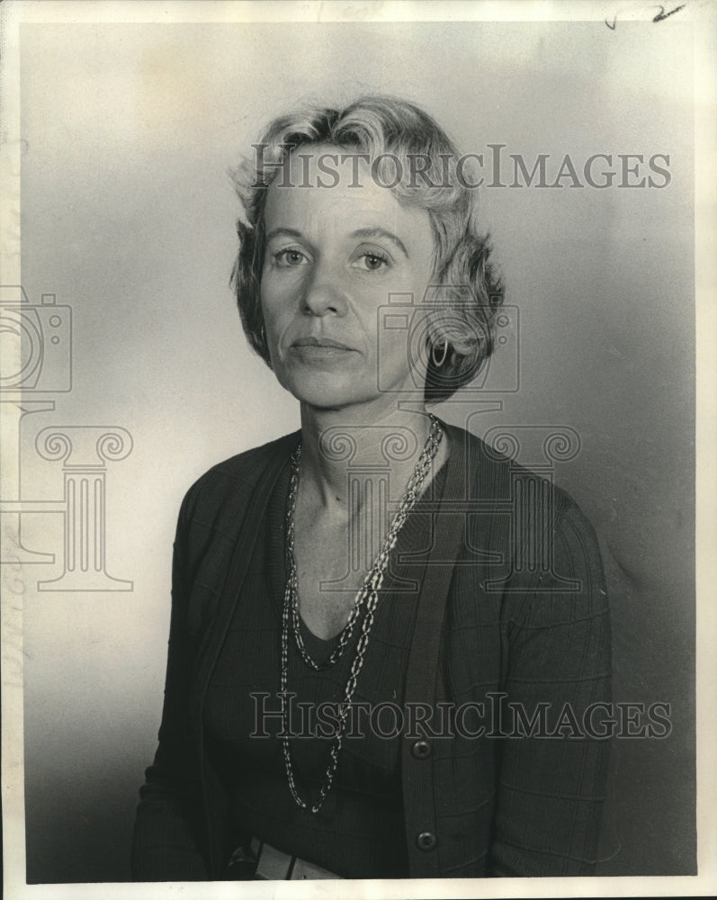 1973 Press Photo Norma Freiberg, Answer Desk director, City Hall- Historic Images