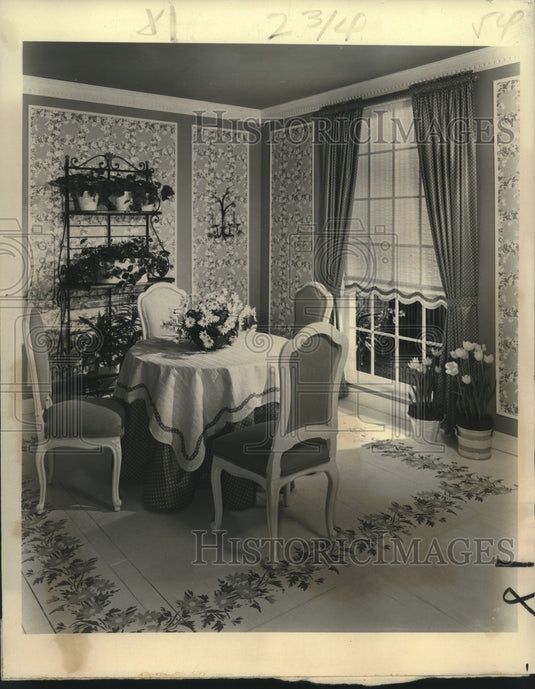 1977 Press Photo Decorative Window Shades Highlight This Charming Breakfast Room- Historic Images