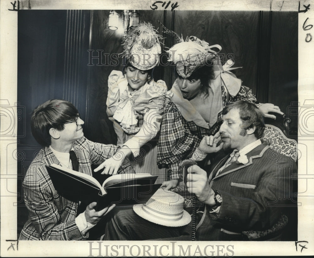 1978 Press Photo Tulane Center Stage players during the supper party- Historic Images