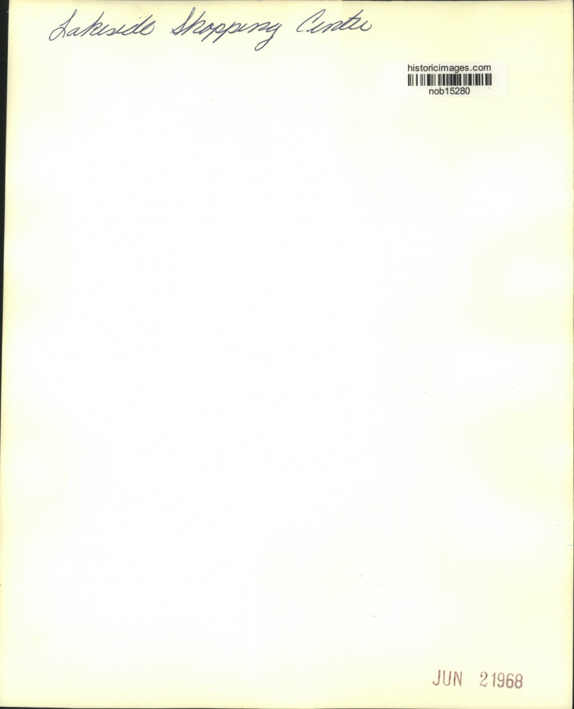 1968 Press Photo Exterior view of Baker's Shoes at Lakeside Shopping Center