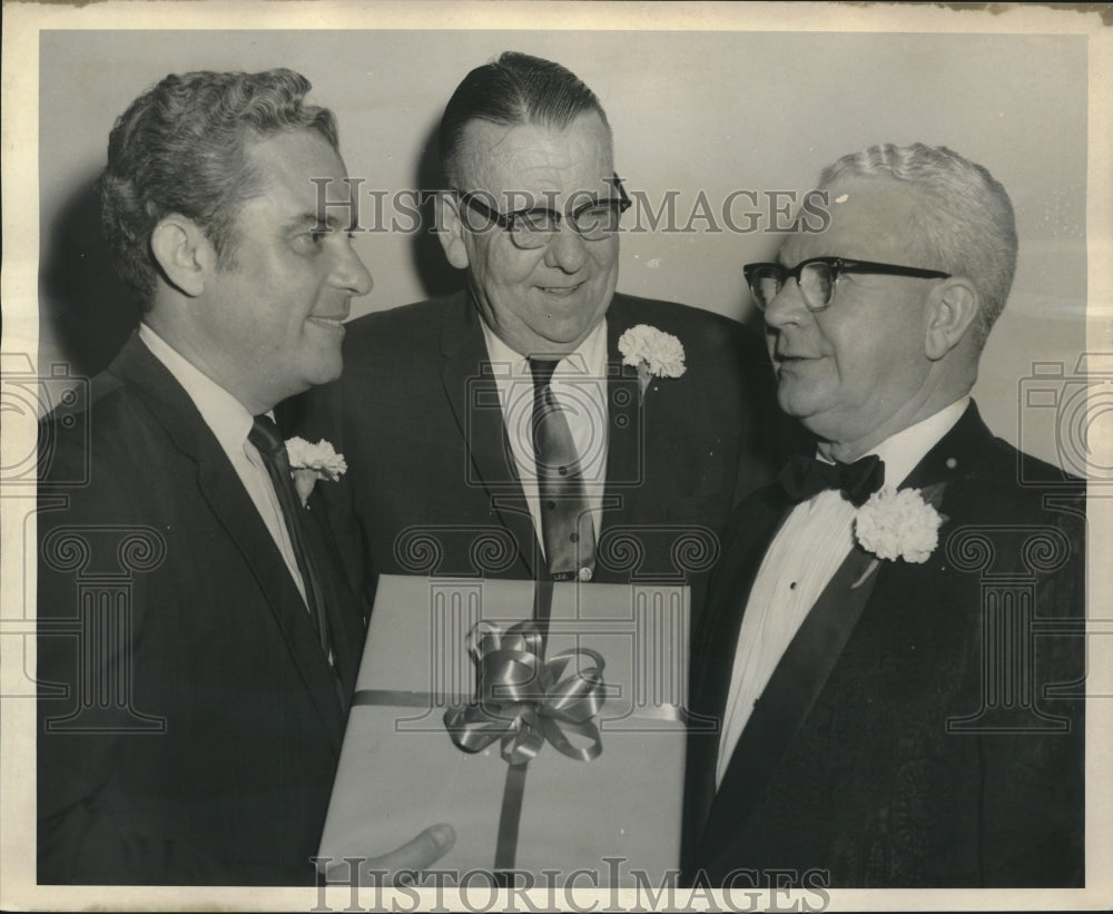 1969 Press Photo Testimonial banquet honoring Dr. William W. Frye at Jung Hotel