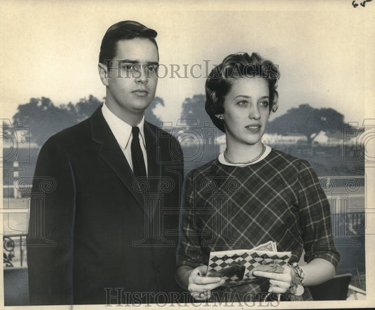 1962 Press Photo Richard French & Catherine Kerrigan, hosting an event- Historic Images