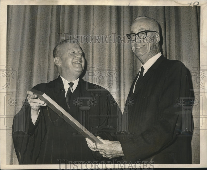 Load image into Gallery viewer, 1967 Press Photo John M. Fush honored by the Judges of Civil District Court
