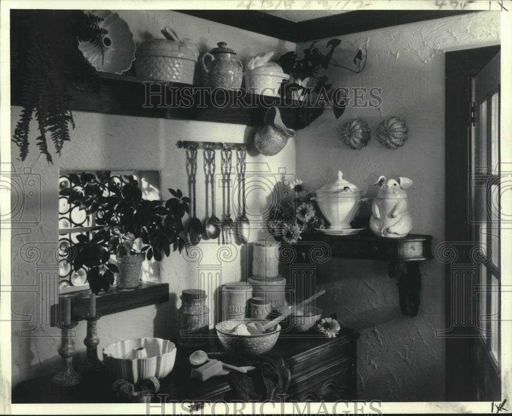 1978 Press Photo Well-Chosen Accessories Decorate This Charming Kitchen- Historic Images