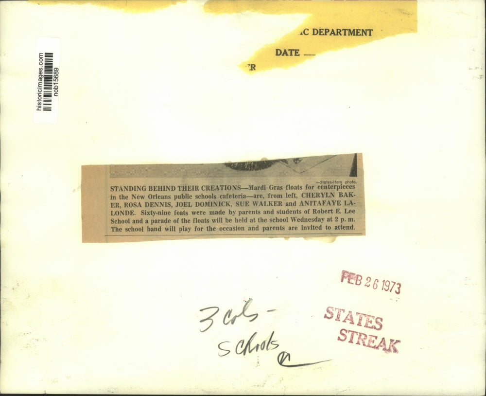 1973 Press Photo Robert E. Lee School students with Mardi Gras float creations