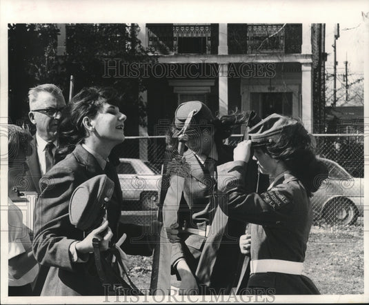 1969 Press Photo Kathy Gadel, JoAnn Oubre, Katherine Parker after practice