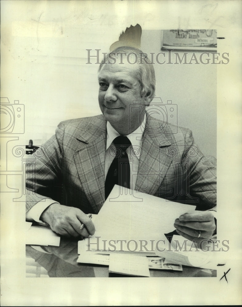 1976 Press Photo Orleans Parish School Superintendent Dr. Gene A. Geisert- Historic Images