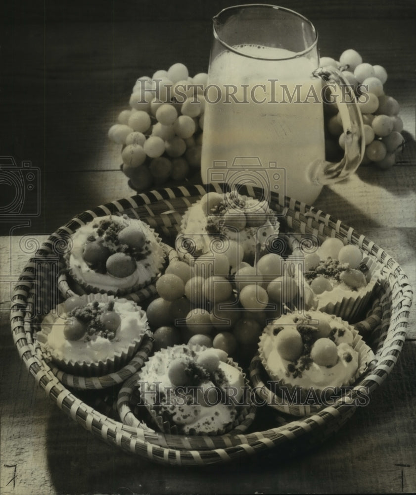 1979 Press Photo Grape Snack Cups, a snack time natural with whip cream- Historic Images