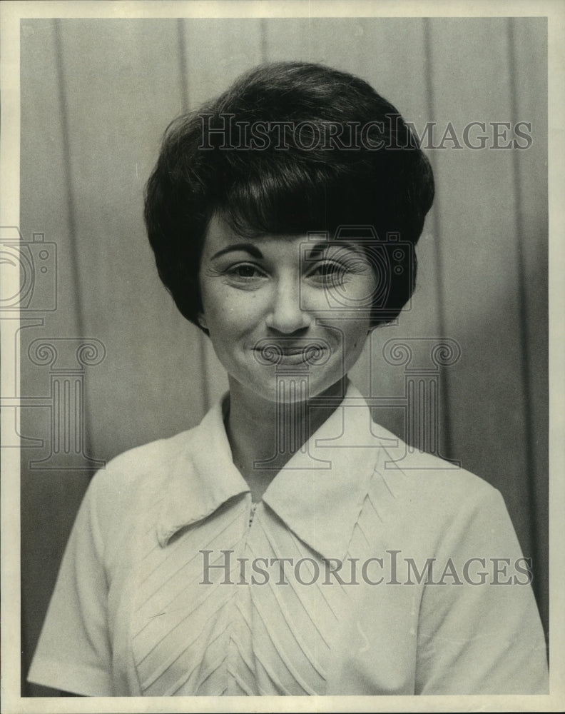 1970 Press Photo Mrs. Beverly Gaudet, Manager New McKenzie's - nob16215