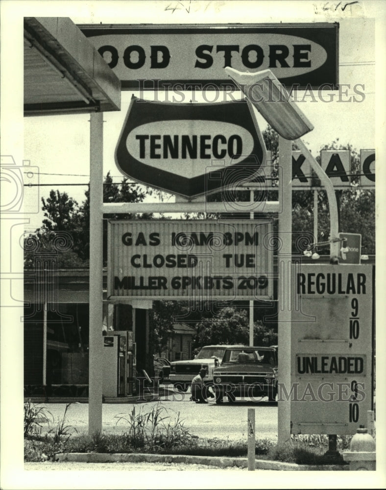 1979 Press Photo Gas station closed to make supplies last- Historic Images