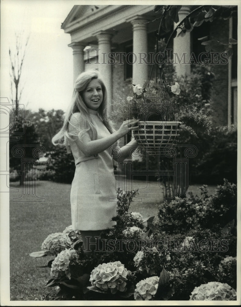 1971 Press Photo Miss Leonise Mary Gaubert, Floral Trail Queen- Historic Images