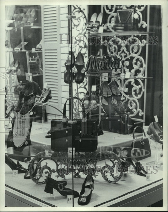 1970 Press Photo Martin's Shoe store at Oakwood Shopping Center - nob16452