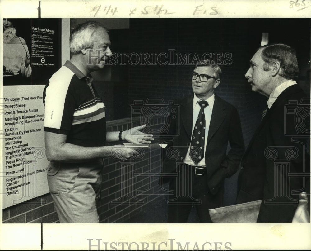 1978 Press Photo Supt. Dr. Gene Geisert during executive session with the board