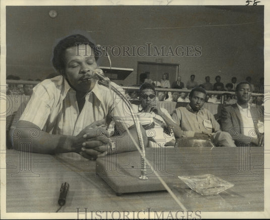 1971 Press Photo Gayle testified that guards "gave" new inmates to other inmates