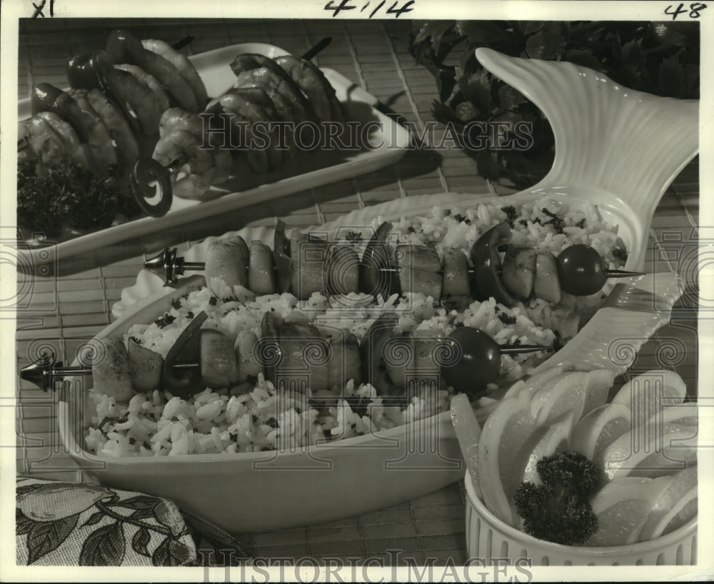 1978 Press Photo Seafood kebabs accompanied with Nutmeg Spiced Rice- Historic Images