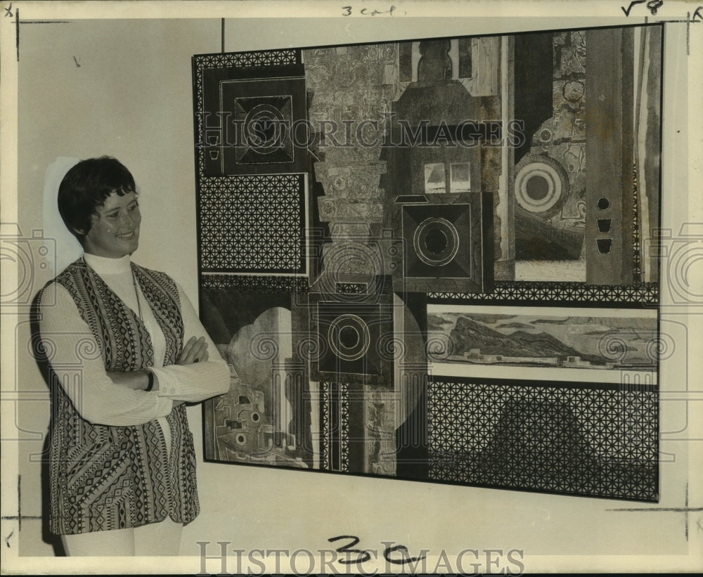 1972 Press Photo Maylee Foster and her paintings on display at Orleans Gallery- Historic Images