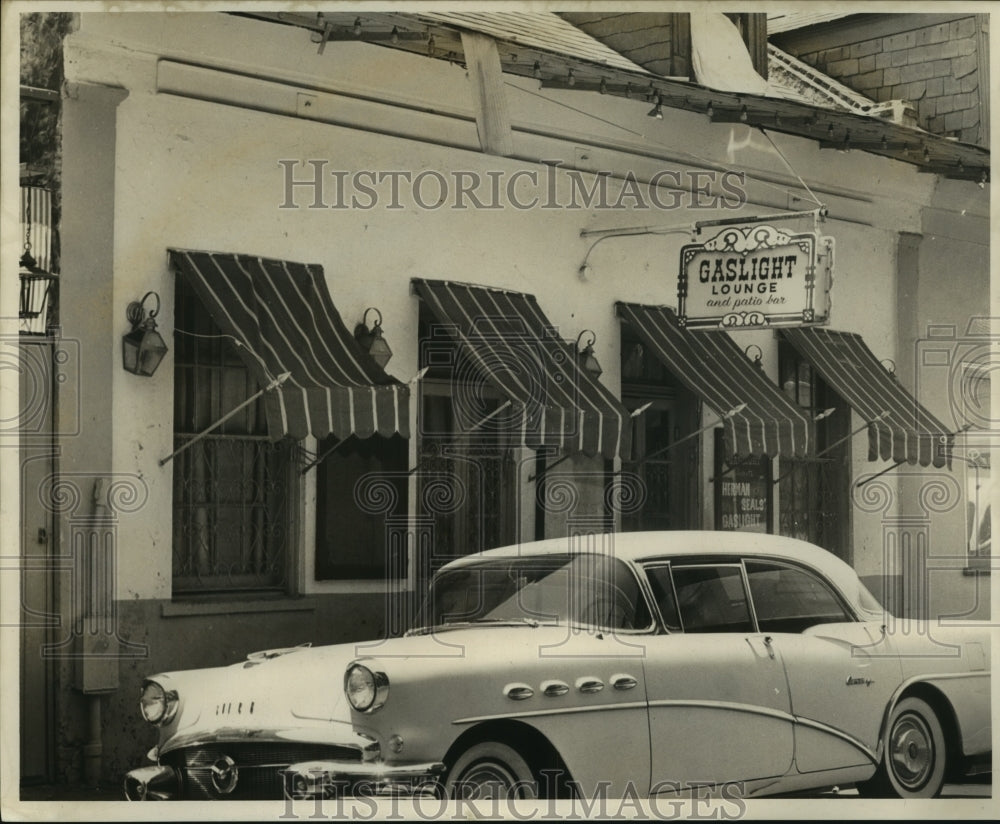  Press Photo Facade of Gaslight Lounge and Patio Bar - Historic Images