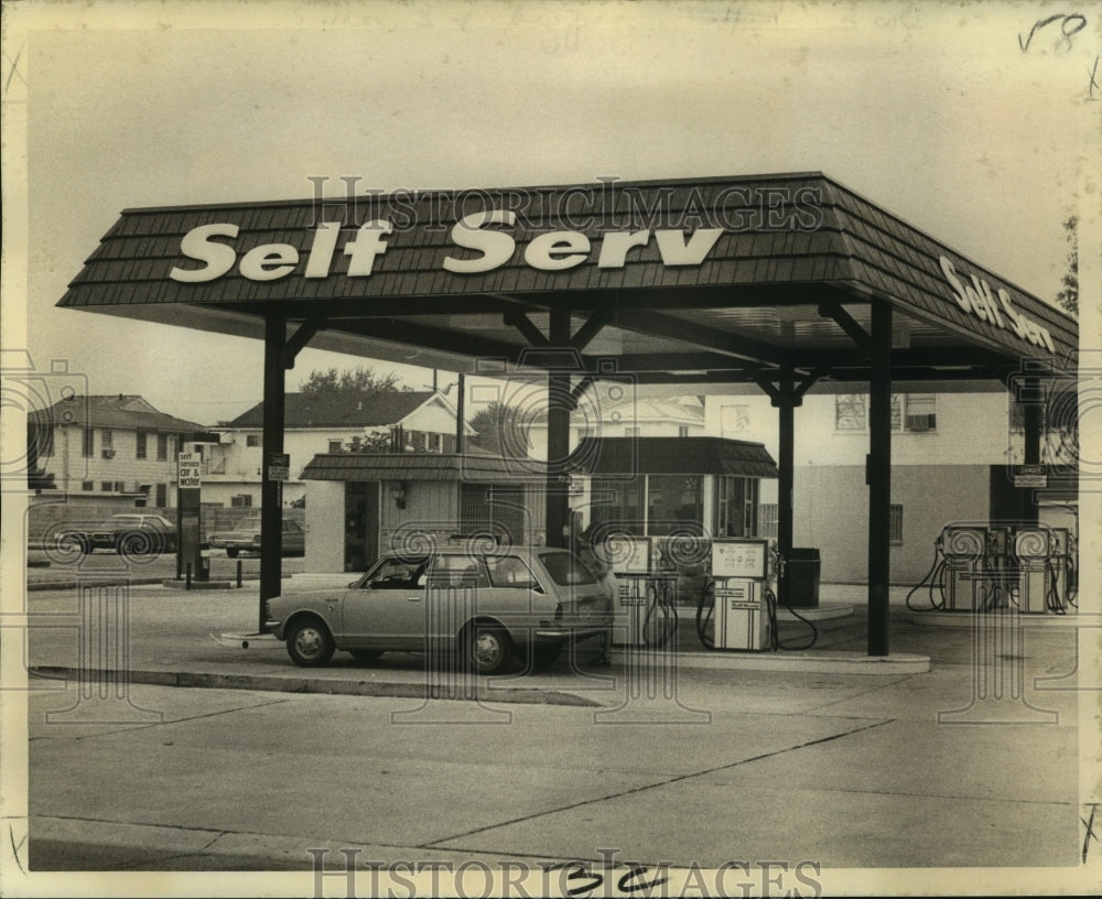 1975 Press Photo Self-service: Growing bigger for bigger volume - nob16987