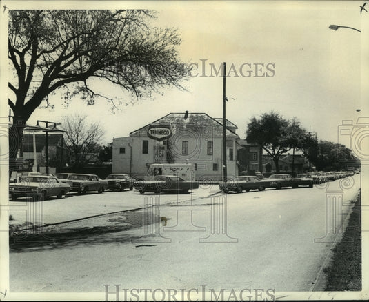 1974 Press Photo Gasoline rationing at Toledano and S. Galvez- Historic Images