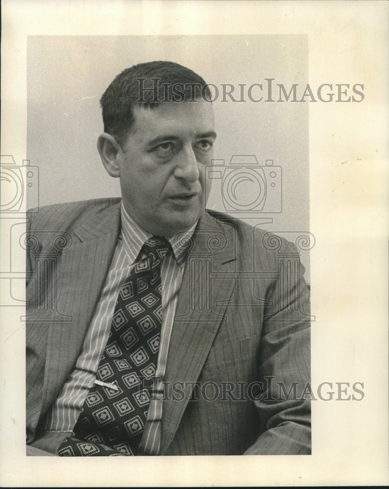 1972 Press Photo Vice-president of a financial firm, Herman Friedman - nob17321
