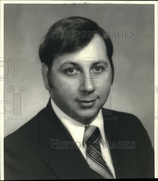 Press Photo Don Gardner talks about his goals he would work as alderman- Historic Images