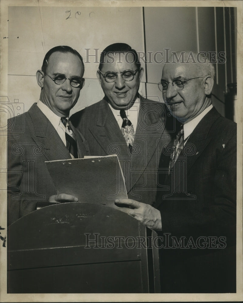 Load image into Gallery viewer, 1952 Press Photo Directors named by the Louisiana Grocers Cooperative.
