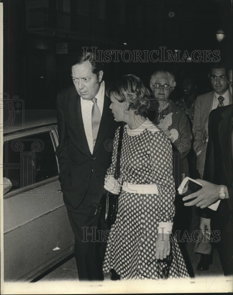 1973 Press Photo District Attorney Jim Garrison attending an event with his wife- Historic Images