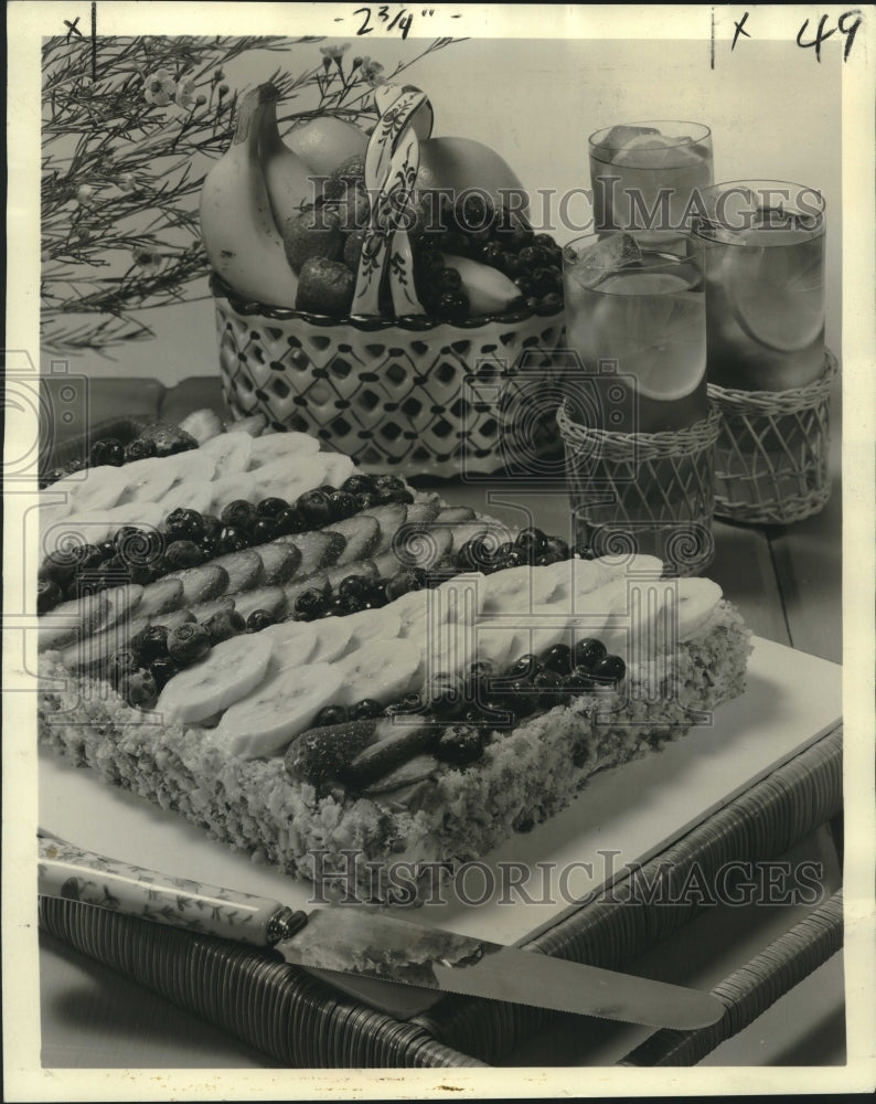 1979 Press Photo Fresh Fruit Cake features colorful array of summer fruit- Historic Images