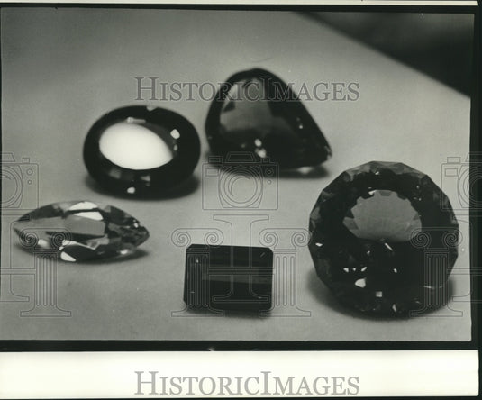 1972 Press Photo Gems, 5 Basic Cuts: marquis, emerald, round, oval & pear - Historic Images