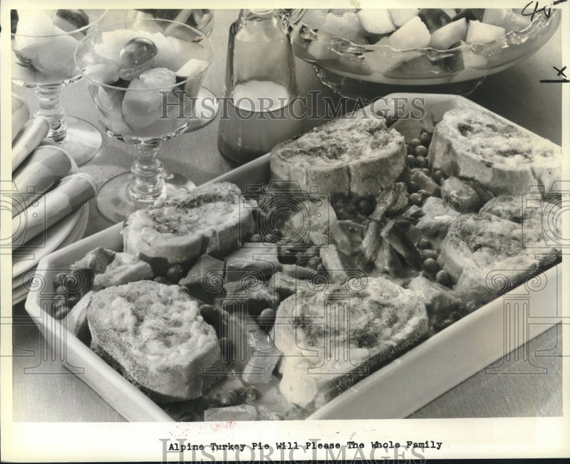 Load image into Gallery viewer, 1968 Press Photo Alpine Turkey Pie set on a lovely table spread - nob18273
