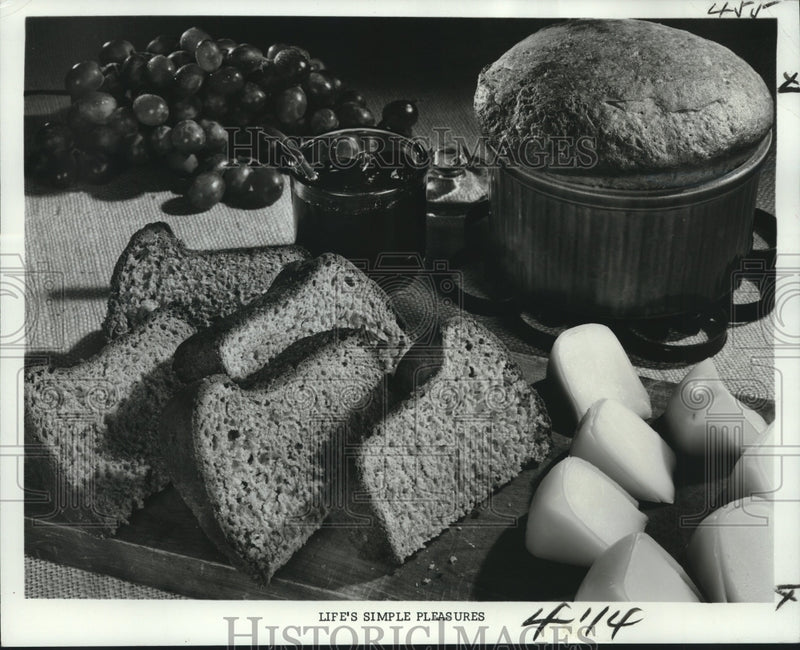 Load image into Gallery viewer, 1978 Press Photo This bread conjures up the smell of hot oatmeal on a cold day.
