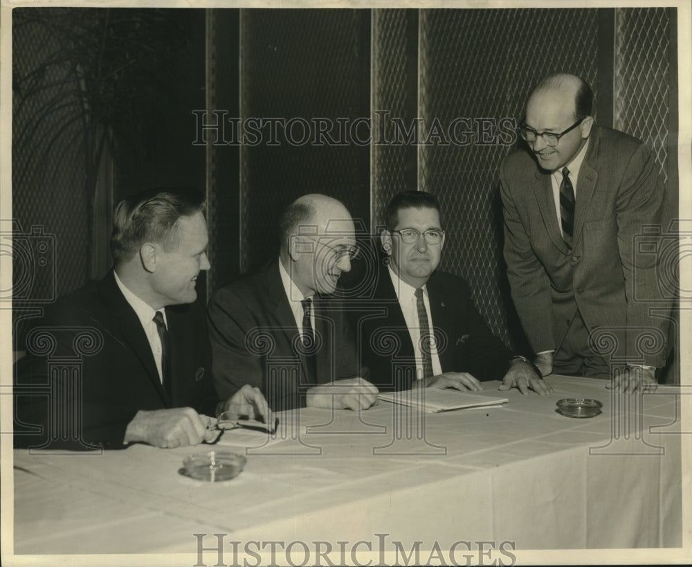 1966 Press Photo School Board Association delegates at Roosevelt Hotel