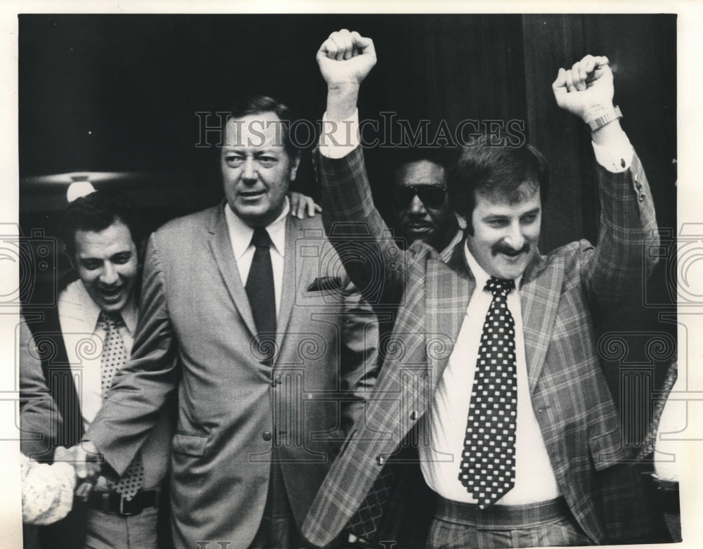 1973 Press Photo Jim Garrison, District Attorney, shakes hands - nob18444
