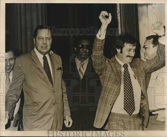 1973 Press Photo District Attorney Jim Garrison of Louisiana at courthouse- Historic Images