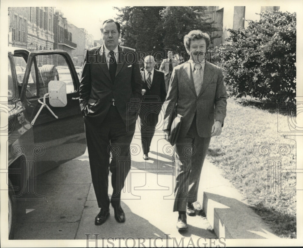 1975 Press Photo District Attorney Jim Garrison. - Historic Images