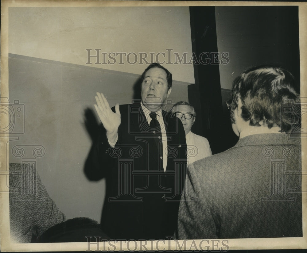 1973 Press Photo District Attorney Jim Garrison. - Historic Images