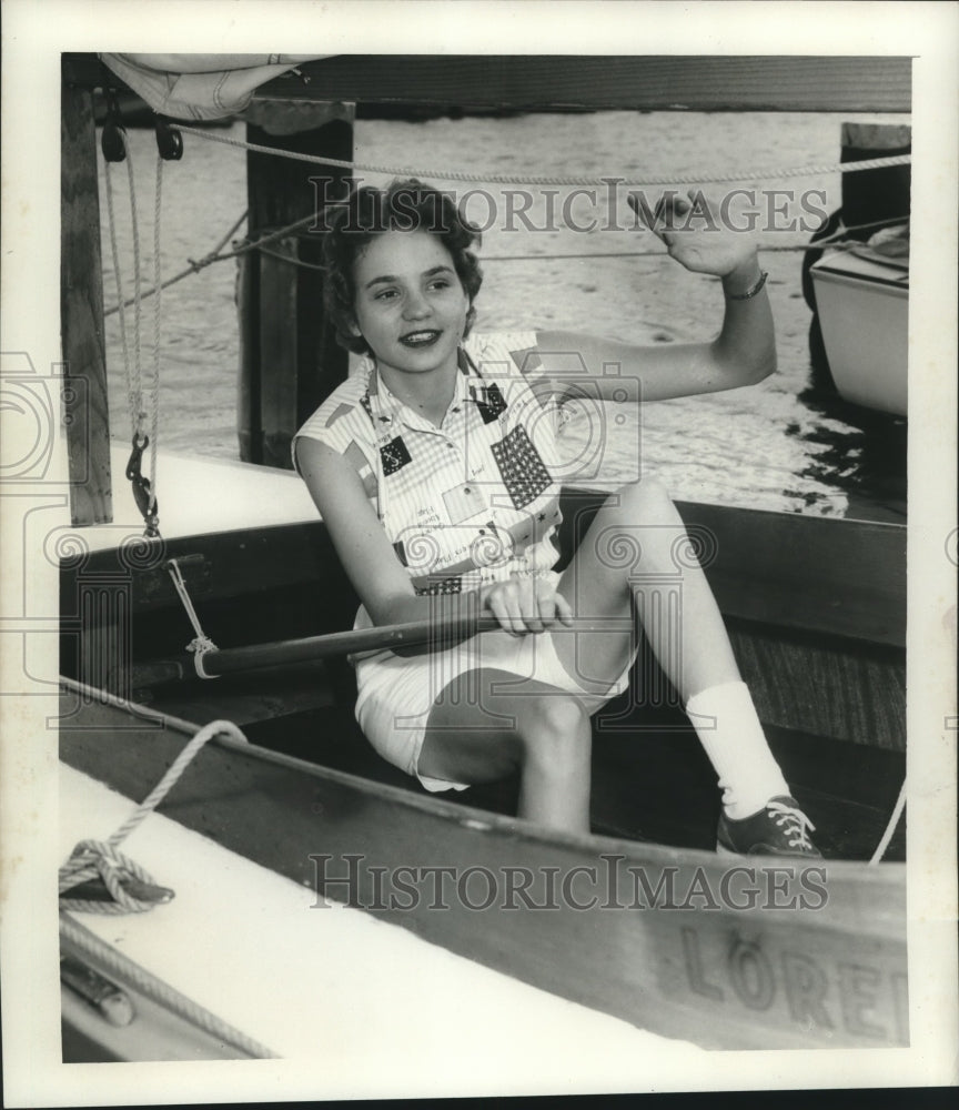 1958 Press Photo Virginia Fredrichs riding a row boat in the park - Historic Images