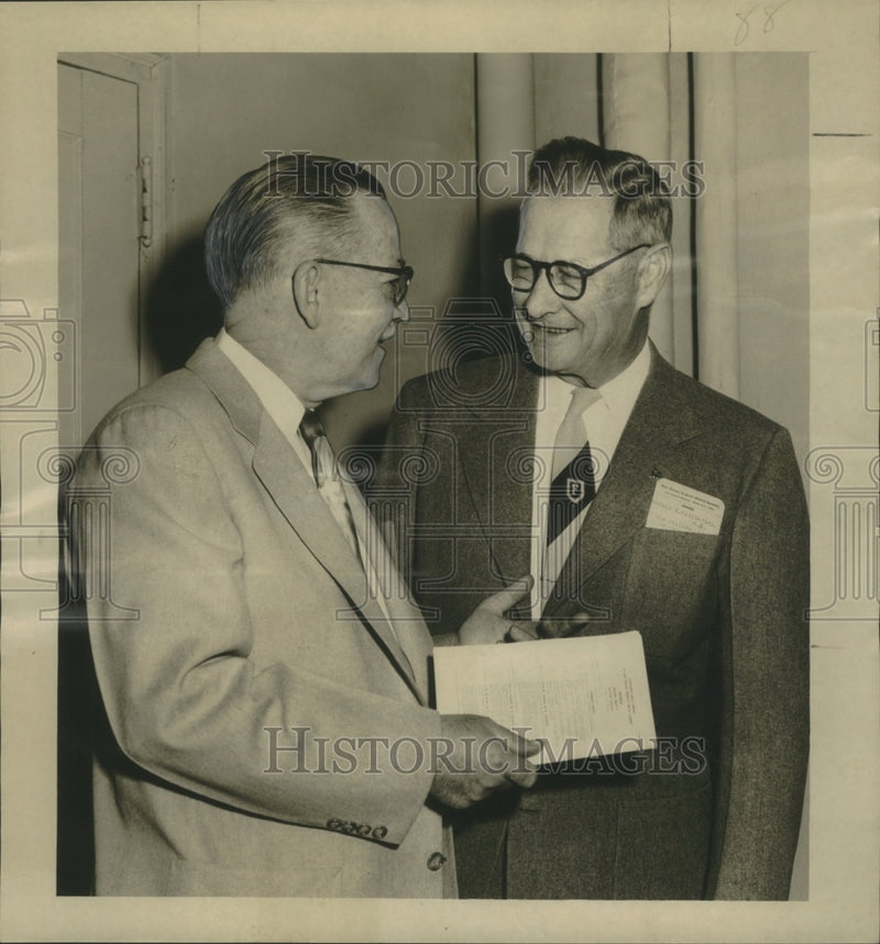 Load image into Gallery viewer, 1954 Press Photo Drs. Donovan Browne &amp; Andrew Friedrichs at doctors' convention

