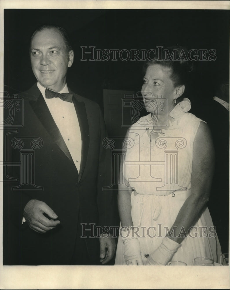 Load image into Gallery viewer, 1969 Press Photo Mr. and Mrs. George Fleming at Governors Ball in New Orleans.
