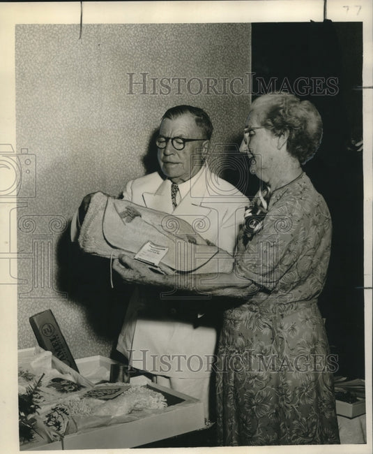 1953 Press Photo Mr. and Mrs. J. F. Follain's Golden Wedding anniversary - Historic Images