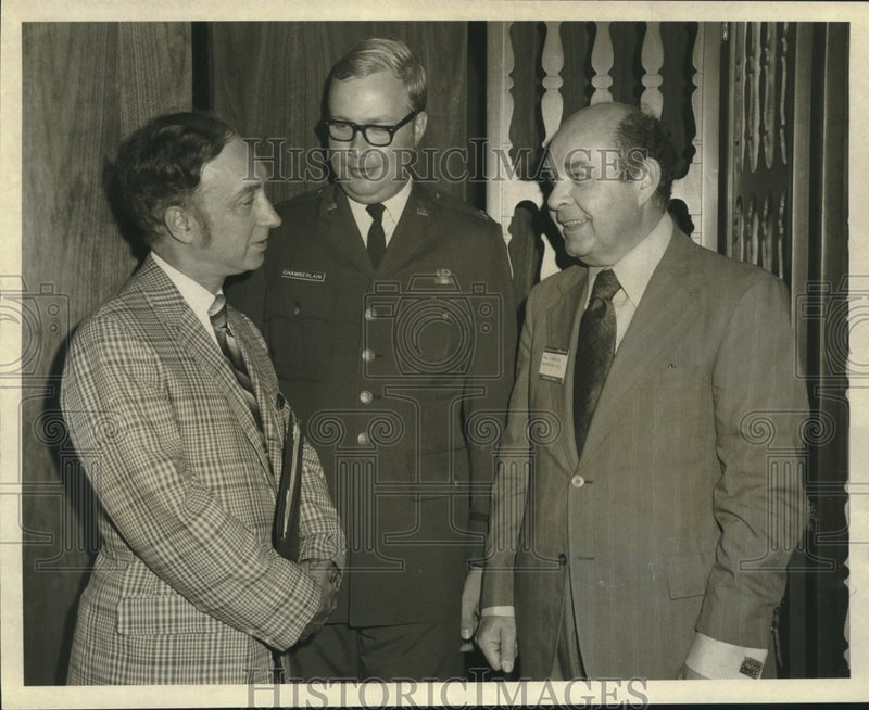 Load image into Gallery viewer, 1971 Press Photo Prof. Stephen Gorove, Capt. John Chamberlain &amp; Paul Dembling

